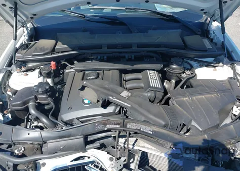 2011 BMW 328I xDrive z USA, uszkodzony, nr VIN WBAPK5C57BF126074